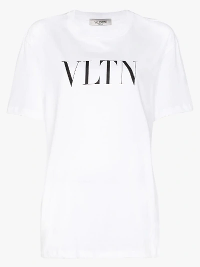 Shop Valentino T-shirt Mit Vltn-print In Weiss