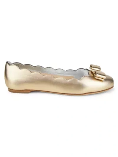 Shop Ferragamo Varina Scallop Metallic Leather Ballet Flats In Gold