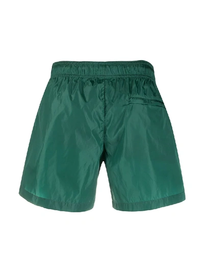 绿色徽标游泳短裤