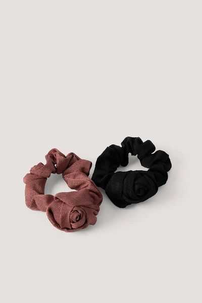 Shop Na-kd 2-pack Shiny Rose Scrunchies - Black,burgundy In Burgundy/black Dots