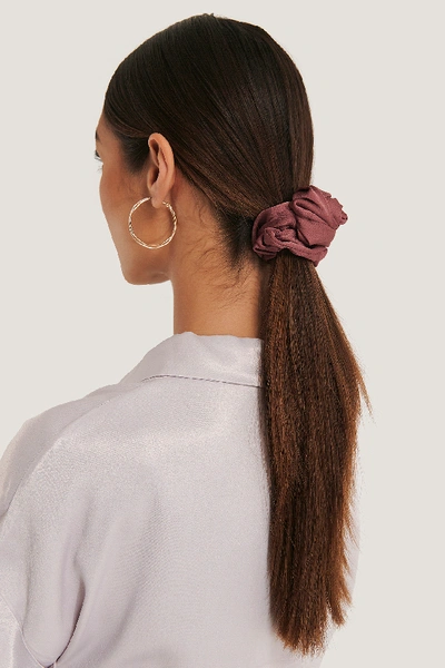 Shop Na-kd 2-pack Shiny Rose Scrunchies - Black,burgundy In Burgundy/black Dots