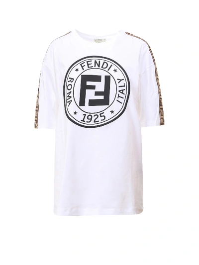 Shop Fendi T-shirt In White