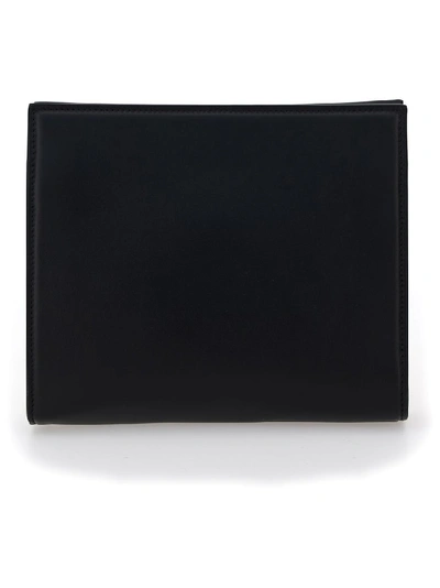 Shop Ferragamo Salvatore  Trifolio Medium Shoulder Bag In Black