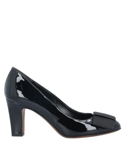 Shop Moschino Cheap And Chic Pump In Black