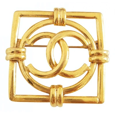 Pre-owned Chanel Cc Gold Gold Plated Pins & Brooches