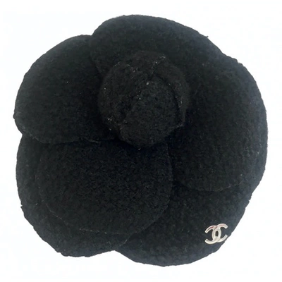 Pre-owned Chanel Camélia Black Cloth Pins & Brooches