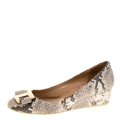 Pre-owned Ferragamo Grey Python Embossed Vara Bow Wedge Pumps Size 40