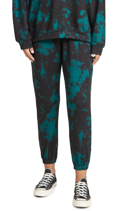 Shop Onzie Fleece Sweatpants In Emerald Tie Dye