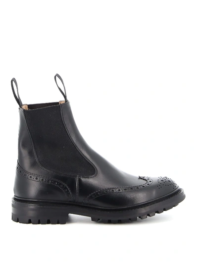 Tricker's Henry Country Boots With Brogue Detailing Shoes In Black Calf