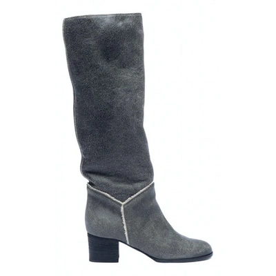 Pre-owned Chanel Grey Leather Boots