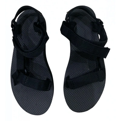 Pre-owned Teva Flip Flops In Black