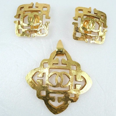 Pre-owned Chanel Gold Gold Plated Earrings