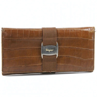 Pre-owned Ferragamo Leather Purse In Brown