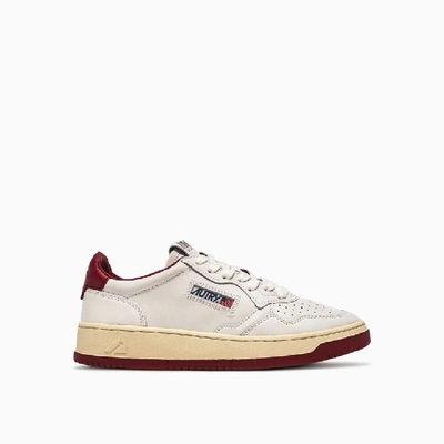 Shop Autry 01 Low Sneakers Aulmbb37 In Leat Wht/brd