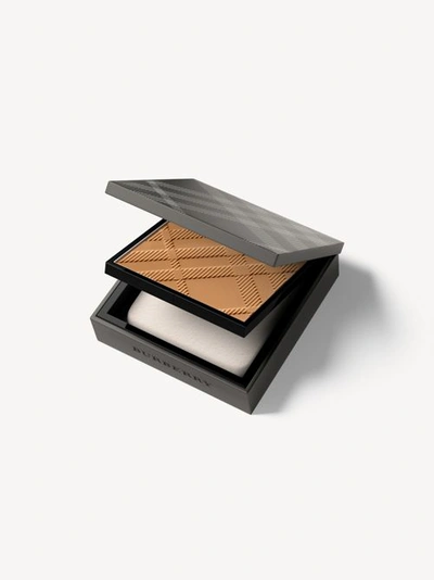 Shop Burberry Matte Glow Compact Foundation – 100 Deep Neutral - Women 