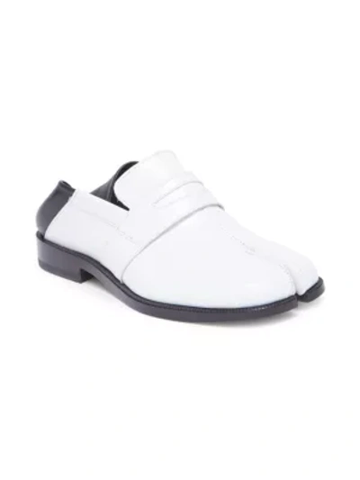 Shop Maison Margiela Tabi Advocate Bi-color Leather Loafers In Black White