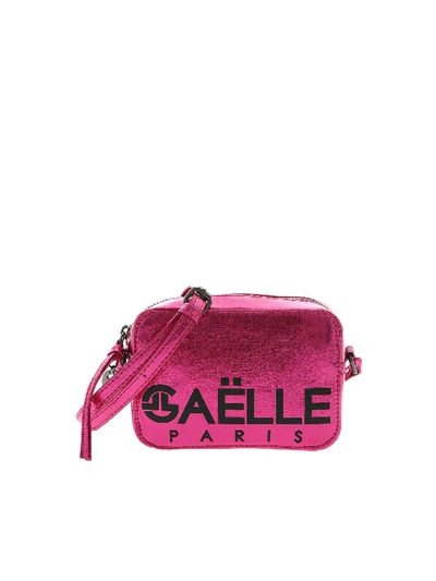 Shop Gaelle Paris Logo Shoulder Bag In Fuchsia