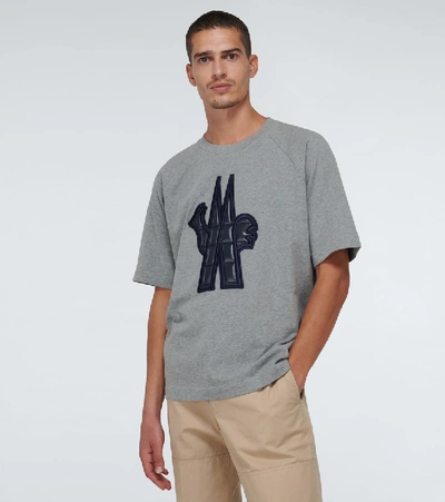 Shop Moncler Maglia Logo T-shirt In Grey