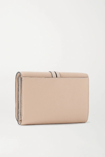 Shop Chloé Alphabet Textured-leather Wallet In Blush