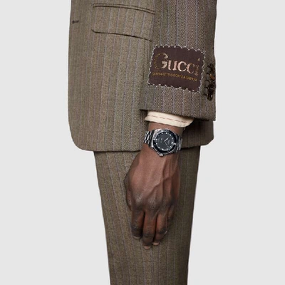 Shop Gucci Dive Uhr In Undefined