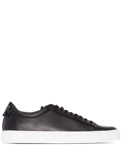 Shop Givenchy Sneakers In Nero