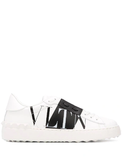 Shop Valentino Garavani Sneakers In Bianco