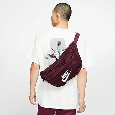 Nike tech top hip pack red