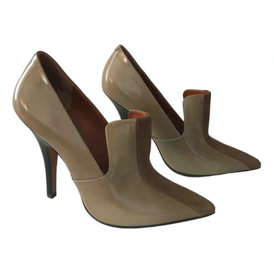 Pre-owned Celine Sharp Patent Leather Heels In Beige