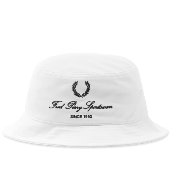 Fred Perry Bucket Hat With Vintage Laurel In White | ModeSens