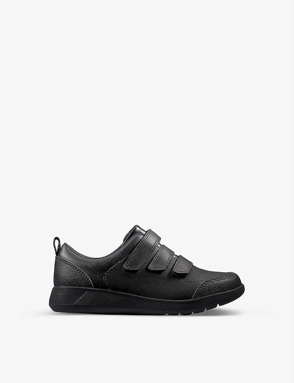 clarks trainers boy