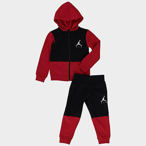 nike joggers and jumper