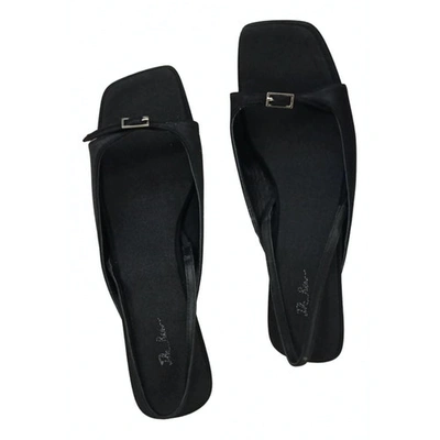 Pre-owned The Row Black Cloth Sandals