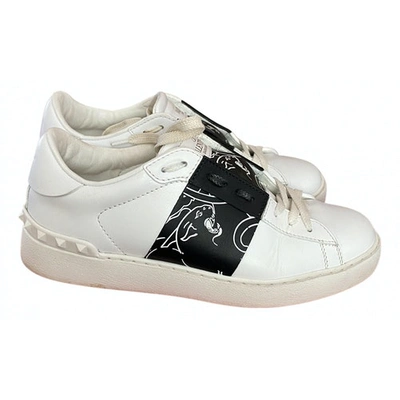 Pre-owned Valentino Garavani Open Leather Trainers In White