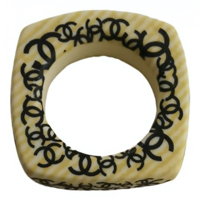 Pre-owned Chanel Ecru Ring