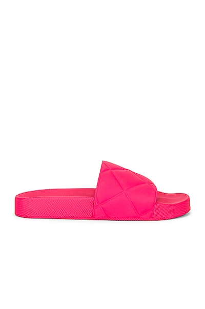 Bottega Veneta The Slider Intrecciato-debossed Rubber Slides In Lollipop