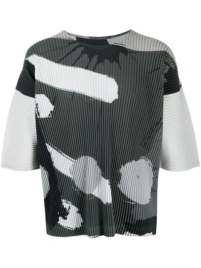 Shop Issey Miyake Abstract Print Pleated T-shirt In Grey
