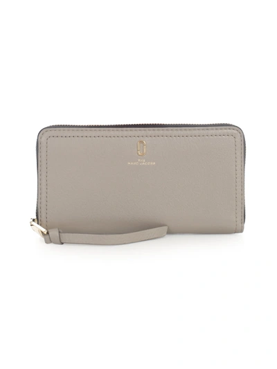 Shop Marc Jacobs The Softshot Slgs Standard Continental Wallet In Cement