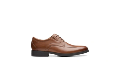 Shop Clarks Whiddon Pace In Brown