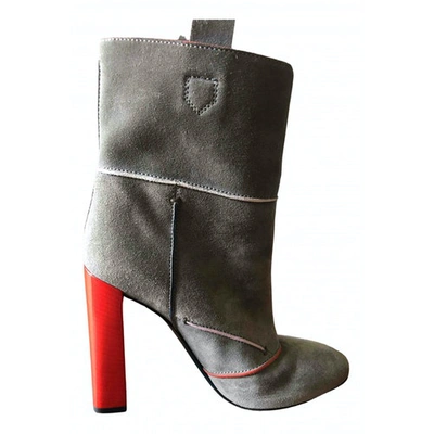 Pre-owned Fendi Grey Suede Ankle Boots