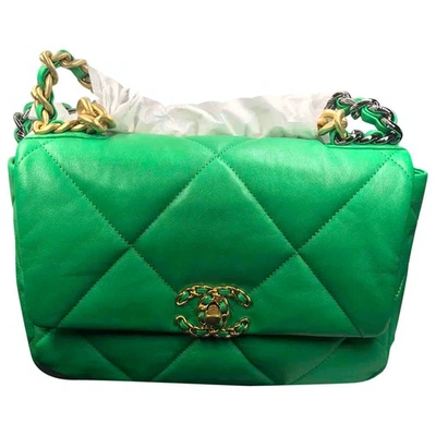 Pre-owned Chanel 19 Green Leather Handbag