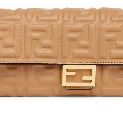 Fendi Continental With Chain In Beige