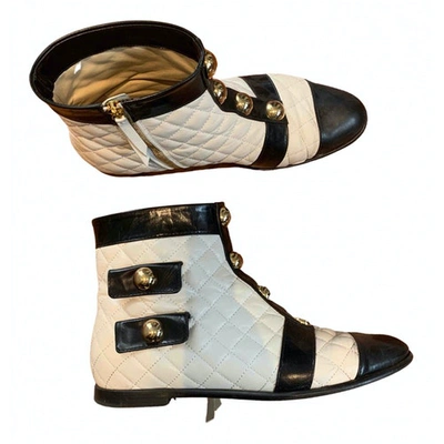 Pre-owned Moschino White Leather Ankle Boots