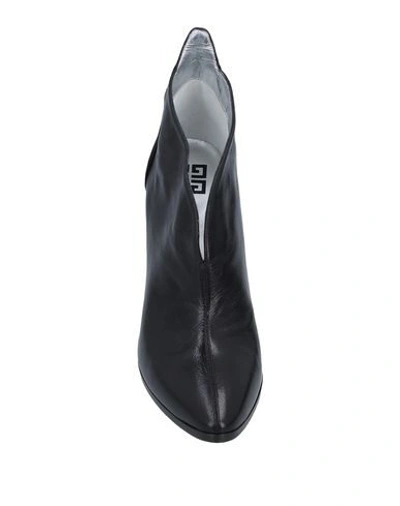 Givenchy Solid Color Ankle Boot With Heel In Black