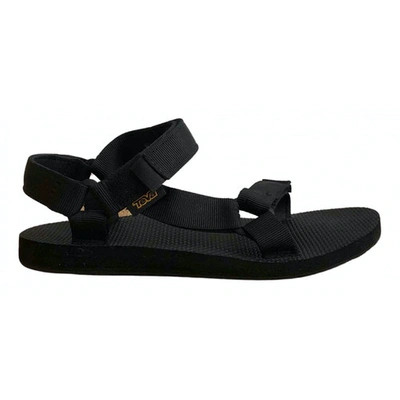 Pre-owned Teva Black Rubber Sandals