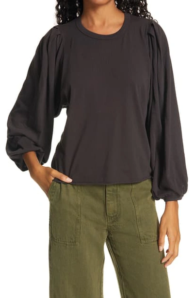 Shop The Great The Pleat Sleeve T-shirt In Almost Black