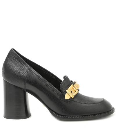 Shop Gucci Sylvie Chain-trimmed Leather Pumps In Black