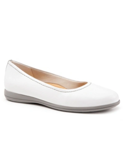 Shop Trotters Darcey Flat Women's Shoes In White