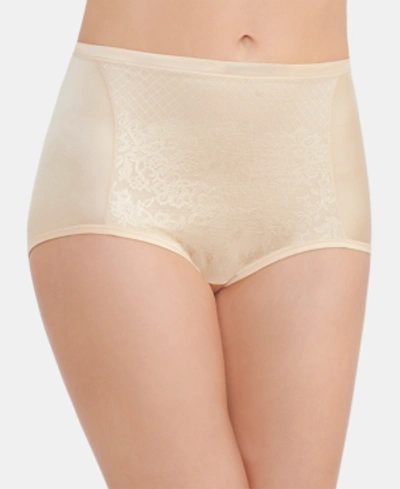 VANITY FAIR WOMEN'S SMOOTHING COMFORT WITH LACE BRIEF UNDERWEAR 