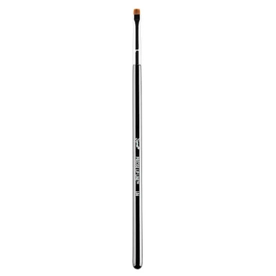 Shop Sigma L06 Face Brush - Precise Lip Line™