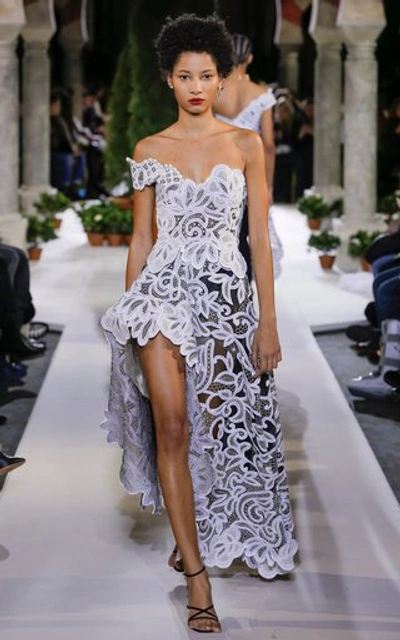 Shop Oscar De La Renta Asymmetric Guipure Lace Tulle Gown In Black/white